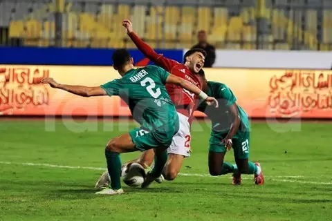 حسرة زيزو.. لقطات من مباراة الأهلي والمصري (صور)